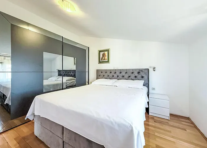 Feriehus Maja By Interhome Maslenica