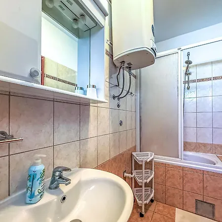 Tatil Evi Maja By Interhome Maslenica