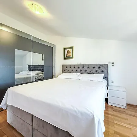 Tatil Evi Maja By Interhome Maslenica
