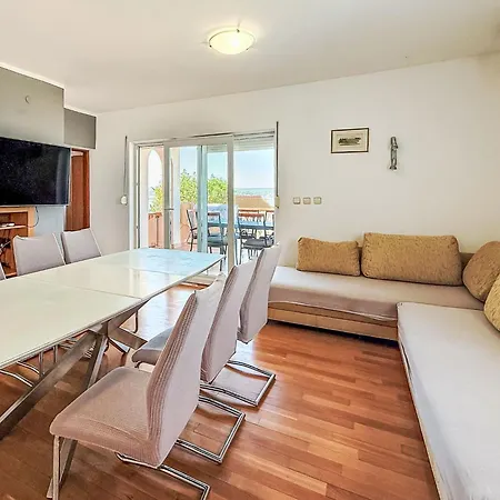 Tatil Evi Maja By Interhome Maslenica
